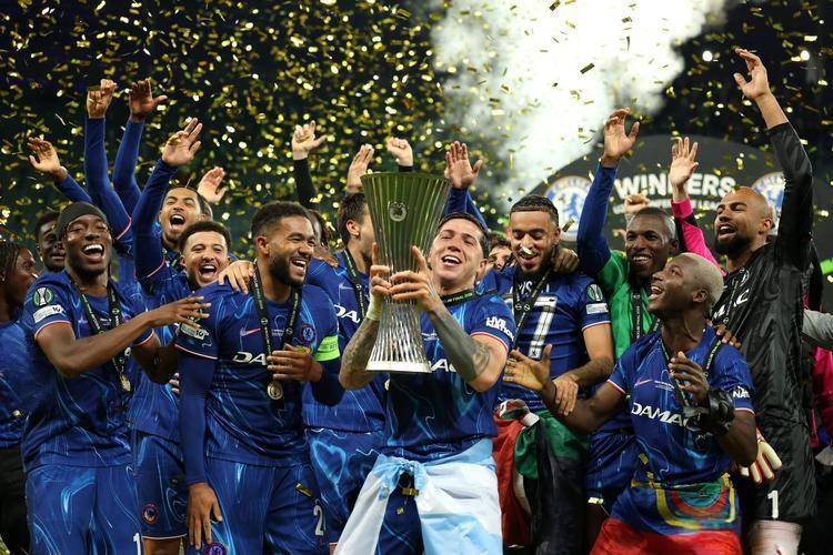 爱游戏官方首页-关于巴黎圣日耳曼发布备战花絮，冲刺阶段回应争议，欧篮联任务艰巨，心理建设被强调的信息