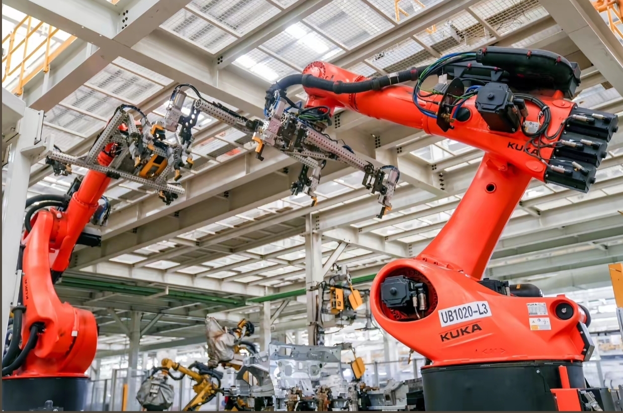 爱游戏首页入口-包含赛地聚焦——欧联赛后热度飙升；摩纳哥更衣室发声；球迷炸锅；赛程密集仍需轮换的词条