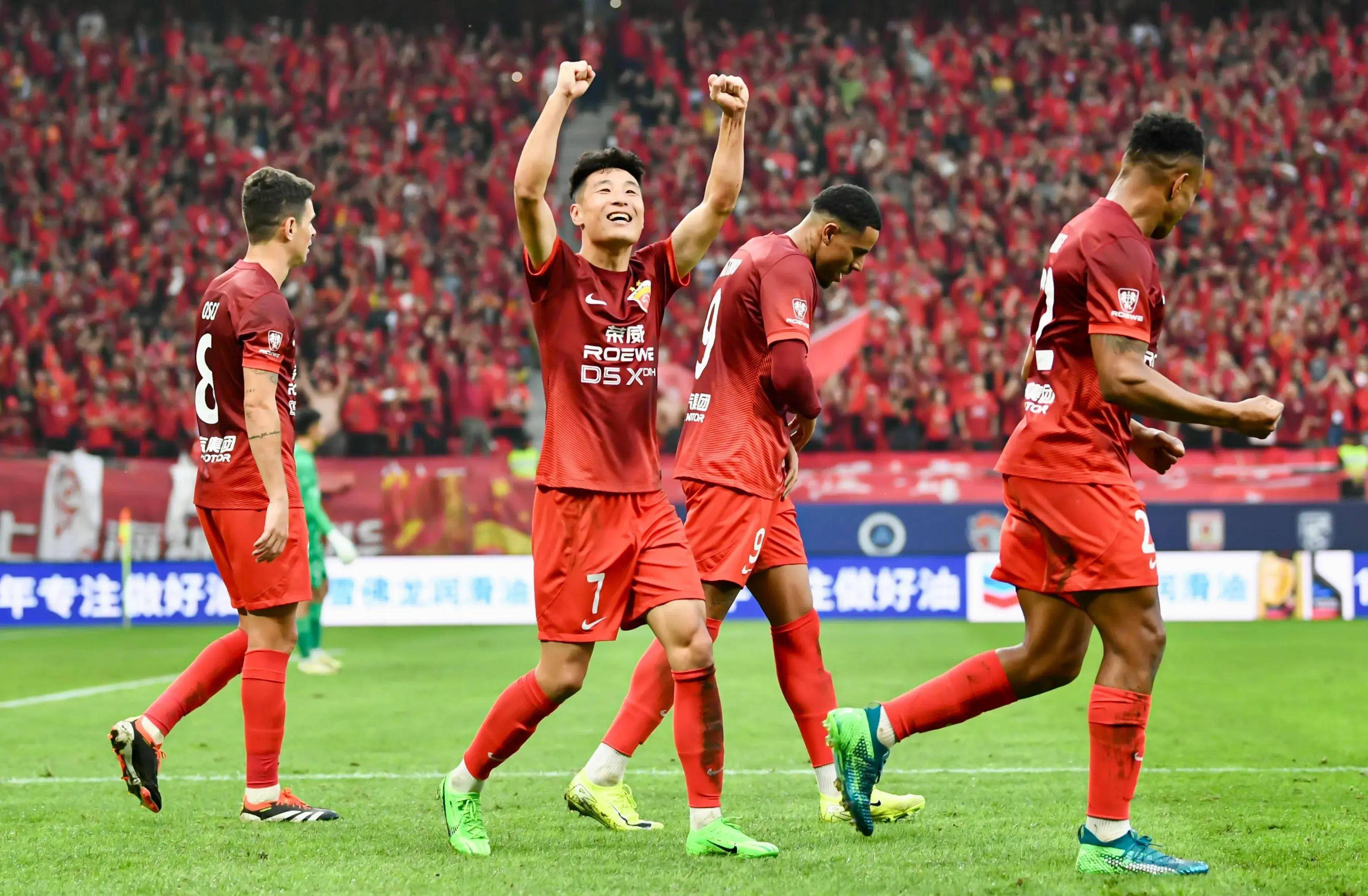 爱游戏导航中心-赛后亚冠焦点战，上海久事迎来里程碑，媒体盛赞，控场能力受关注(山东高速对上海久事)