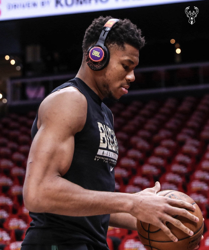 爱游戏官网主页-字母哥与40激战拜仁分钟法兰克福造点机会备战欧篮联，瓦伦西亚围绕意甲防线松动瞬间刷屏的简单介绍